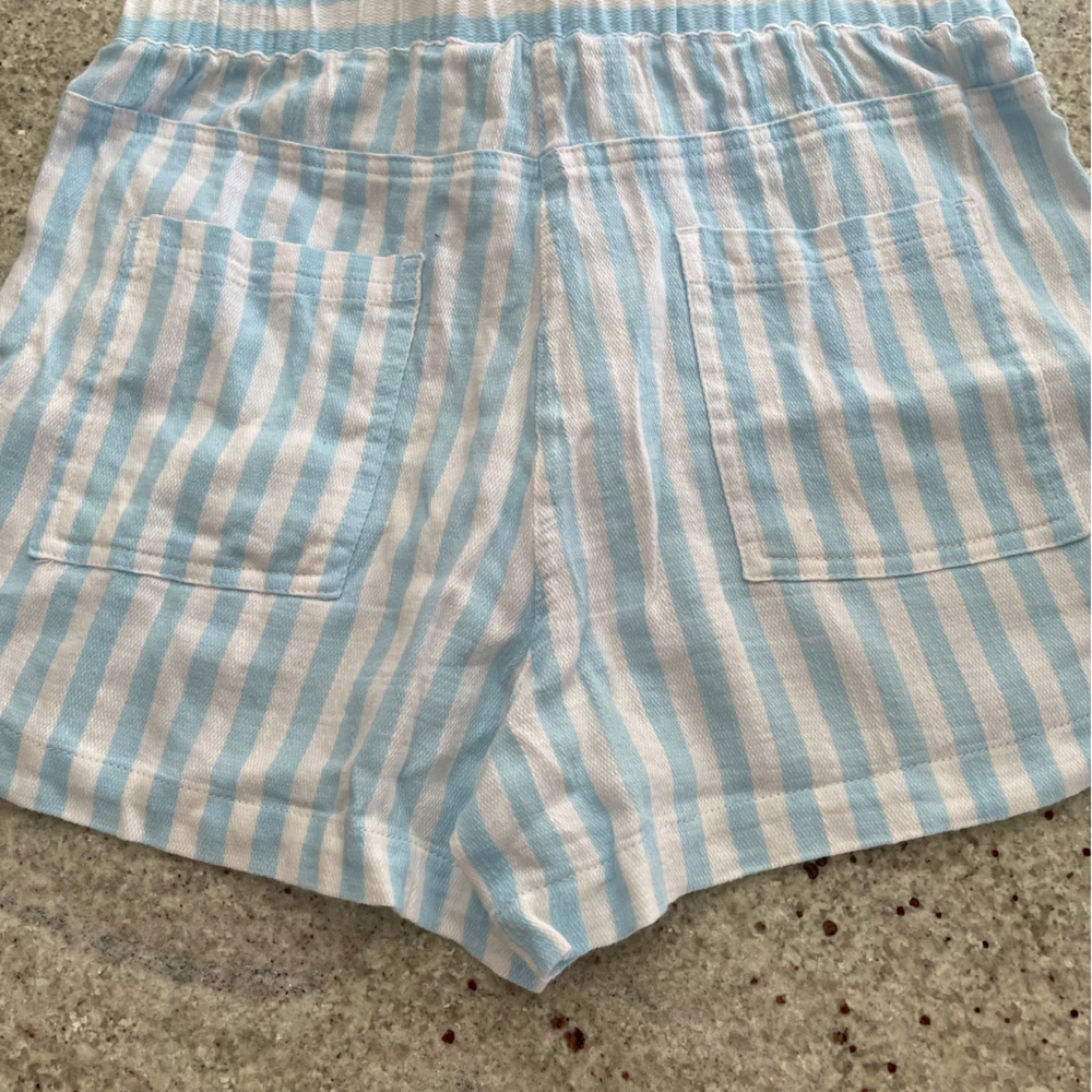 French Connection short shorts - Picture 2 of 4